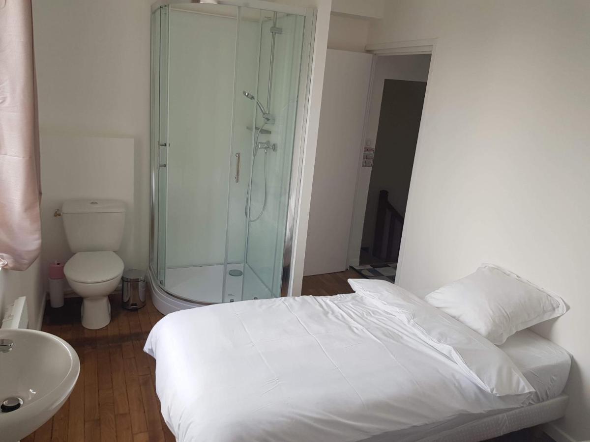 Pleine-Fougères Chambres / Bedroom المظهر الخارجي الصورة